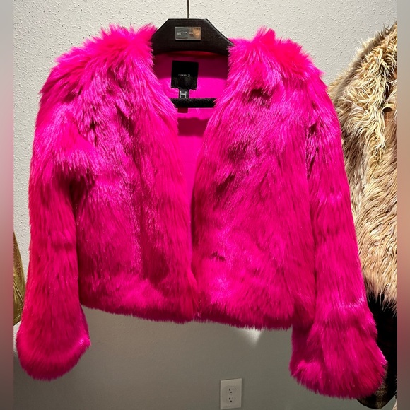 🤗SO FLUFFY pink🤗Forever 21🤗Size S🤗 Worn once🙃 Preloved by me!🤗CUTE🥰 - Picture 3 of 13